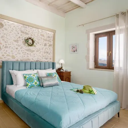 Ferienhaus Butterfly, A Historical With Pool & Hot Tub! *