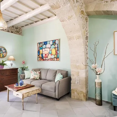 Ferienhaus Butterfly, A Historical With Pool & Hot Tub! *